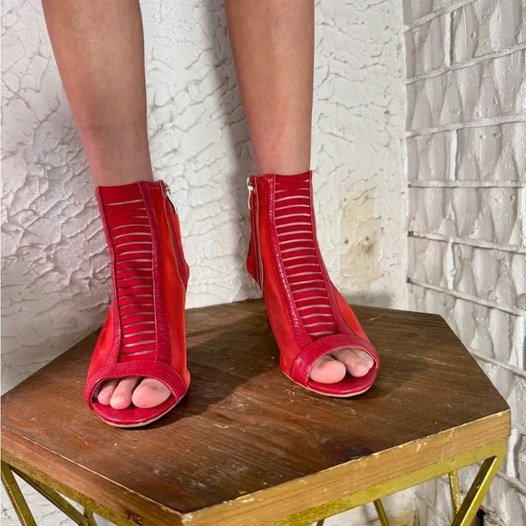 Jessica Carlyle Vibrant Red Mesh Heels - Picture 7 of 12